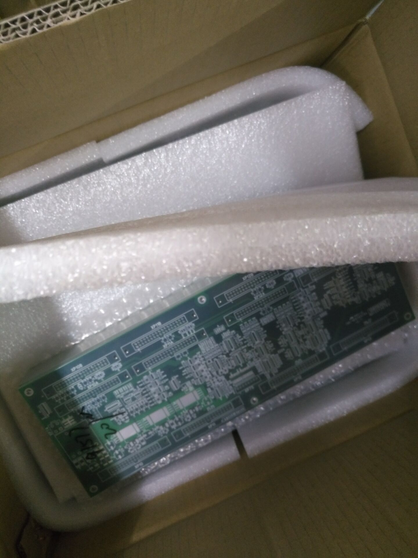 發(fā)貨速度快，比預(yù)期的提前2天。做的是TG170的板材。客服人員專(zhuān)業(yè)，交流無(wú)障礙。