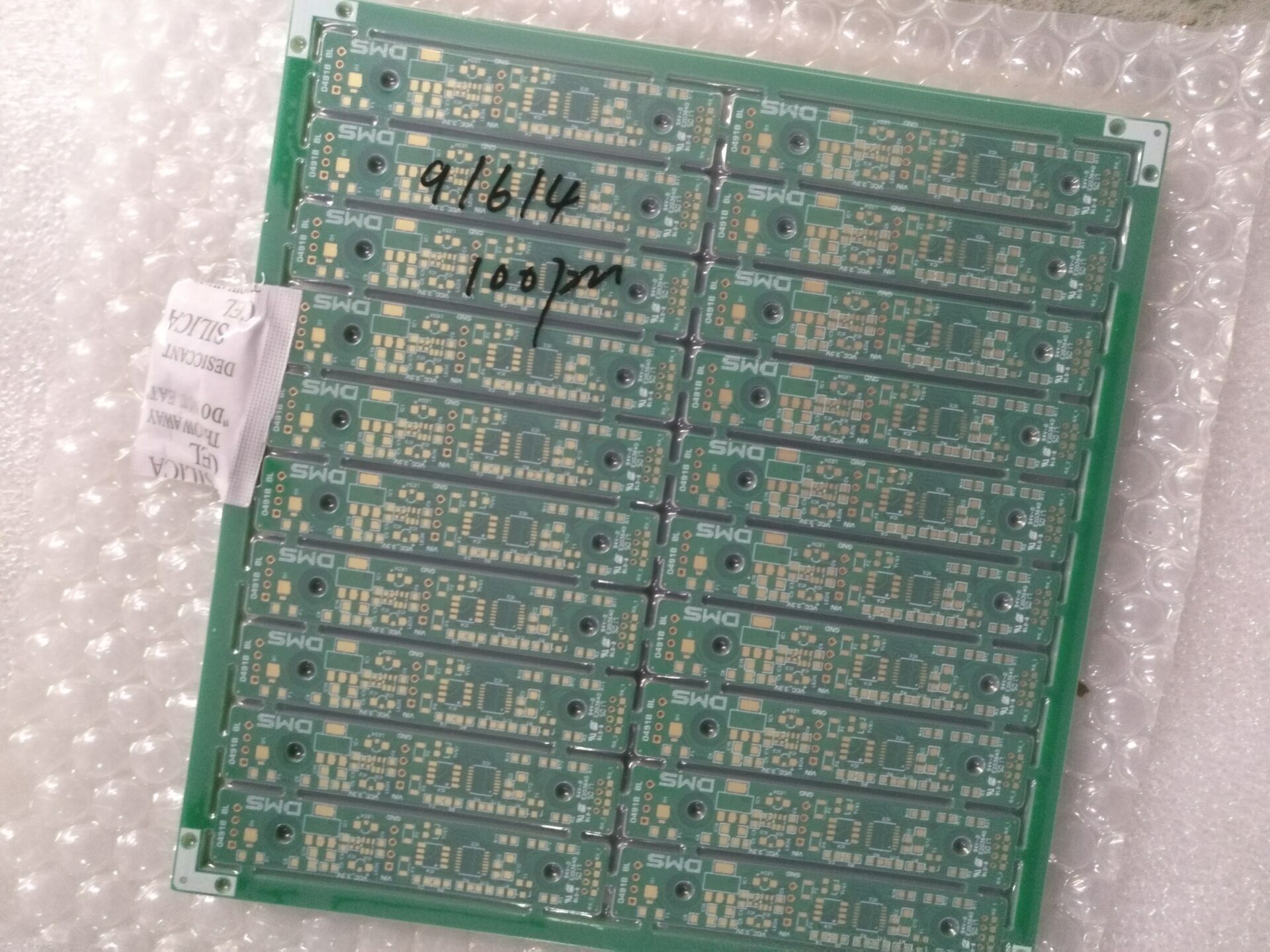 整體來(lái)說(shuō)，質(zhì)量，服務(wù)都不錯(cuò)，要是交期在快一點(diǎn)就更好了，不過(guò)有加急服務(wù)，在這里做了很多次了，每次都發(fā)順豐包郵！好評(píng)！